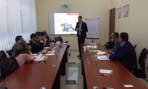 جامعة العين تنظم دورة تدريبية بعنوان 