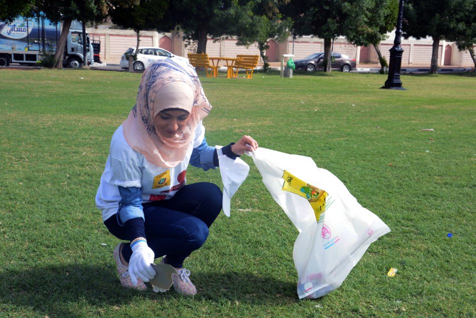 حملة نظفوا الإمارات 2016