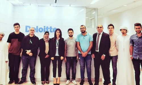 زيارة علمية إلى شركة (Deloitte & Touch) لطلبة كلية الأعمال