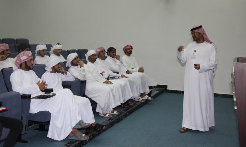 جامعة العين ترفع شعار 