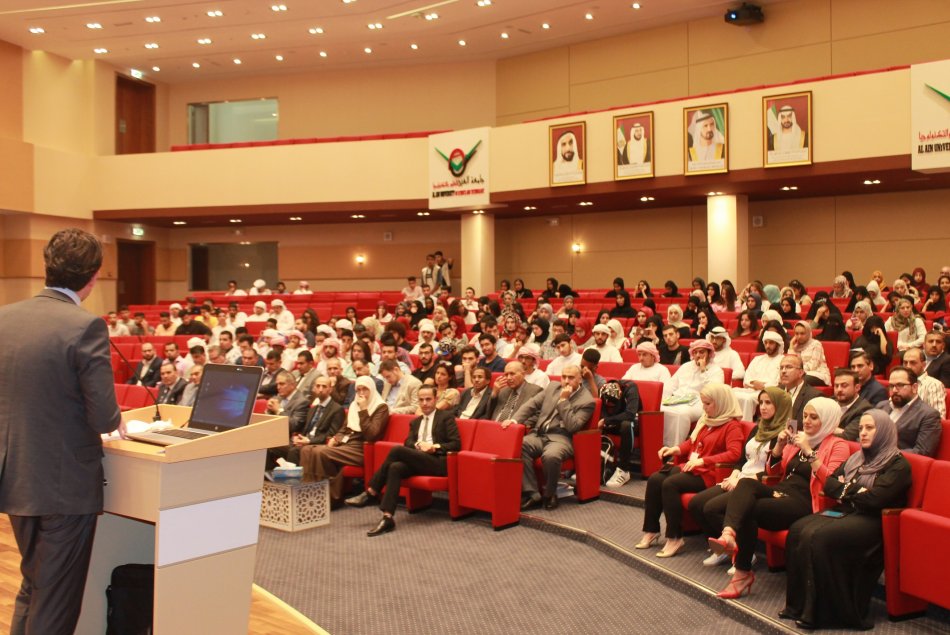 يوم حافل للطلبة الجدد في جامعة العين بمقرها في أبوظبي