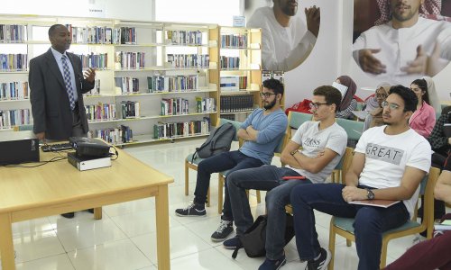 أسبوع تعريفي بمكتبة خليفة للطلبة الجدد 