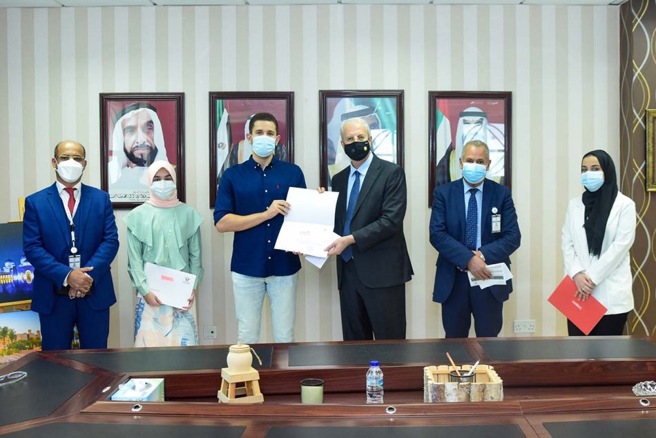 Honoring the winners of the Virtual Research Competition