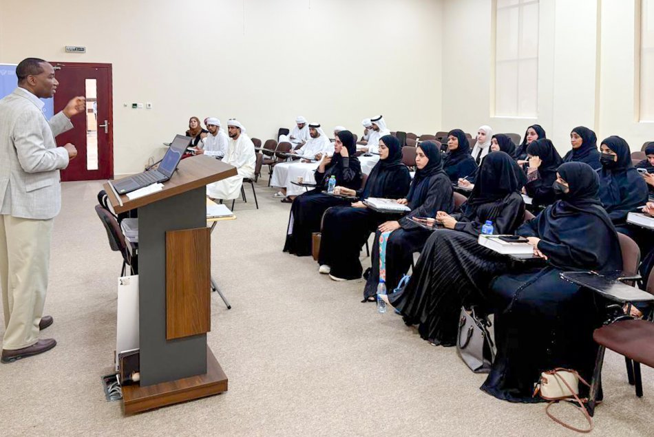 ورشة عمل حول اكتشاف قاعدة بيانات المنهل