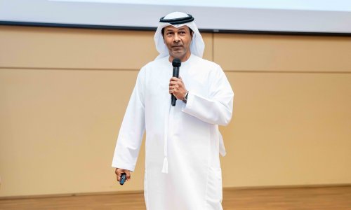 محاضرة لتعزيز مهارات الإتيكيت والبروتوكول والقيادة لدى الطلبة